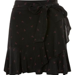 TOPSHOP PETITE Heart Ruffle Wrap Skirt - 0P